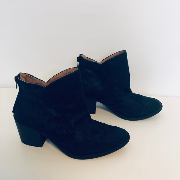 QUPID Black Heeled Bootie Shoes ((unknown size)) - Picture 3 of 9